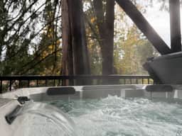 Stefenee Lodge